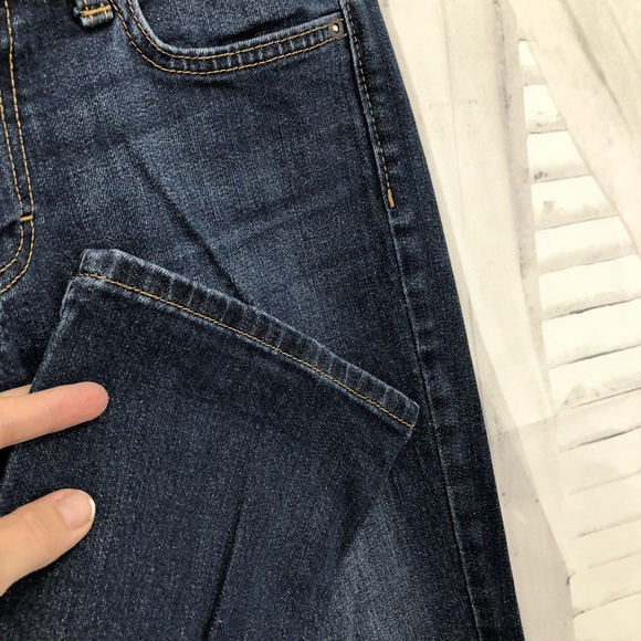 Tommy Hilfiger Women Size 2R 2 Reg Straight Leg Blue Denim Jeans Medium Wash - Picture 4 of 7